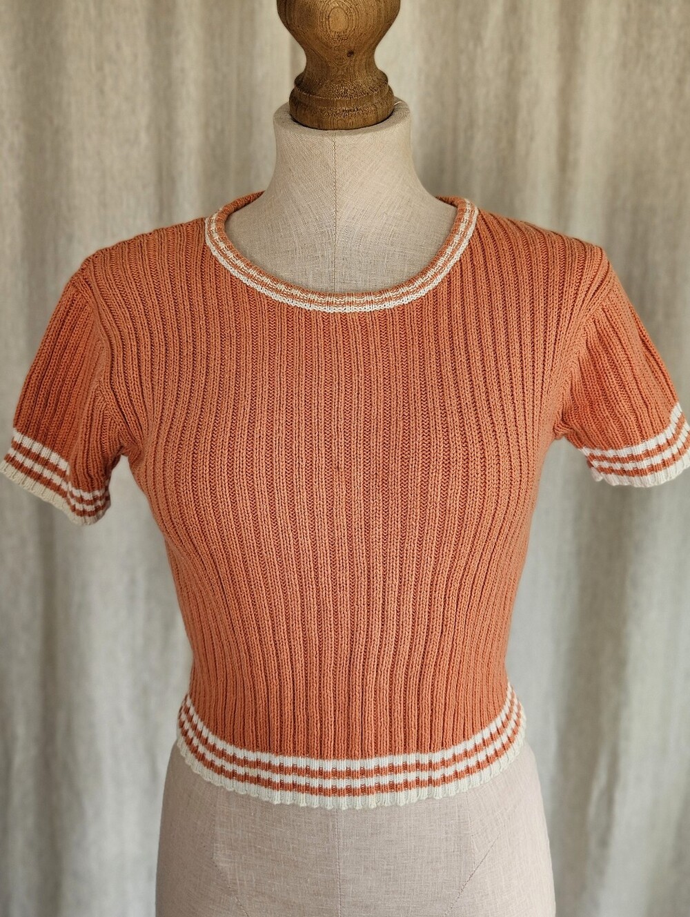 Vintage America Eagle Cropped Crochet Rib Knit Orange Sweater